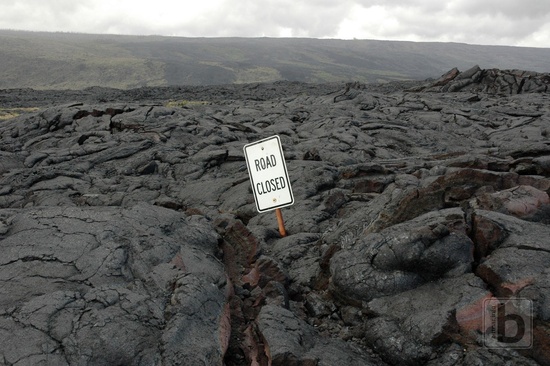 Chain of Craters Road - značka Road Closed