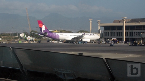 Airbus A330, Hawaiian Airlines - Honolulu airport