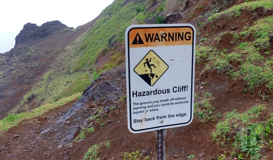 Kalalau trail, Hazardeous Cliff info, Na Pali coast