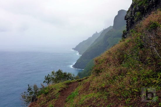 Pohled na Na Pali coast z Kalalau trail