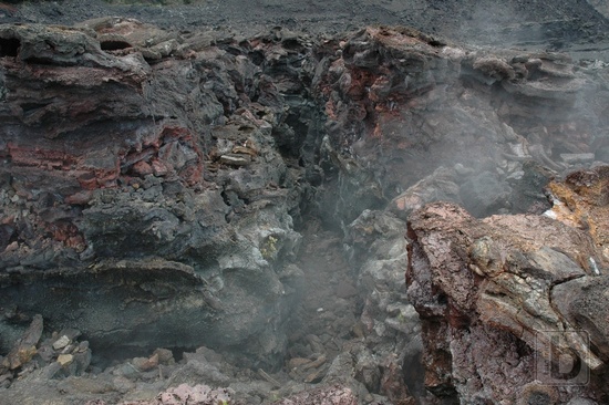 Na dně kráteru Kilauea Iki