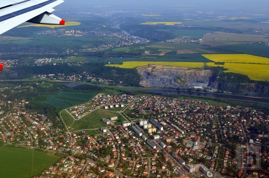 Roztoky (v dáli Libčice a Kralupy), let LHR-PRG
