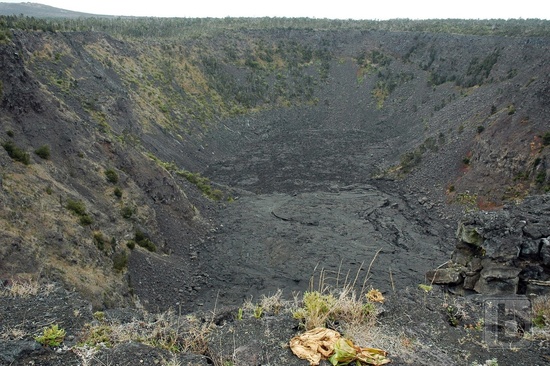 Pauhi Crater
