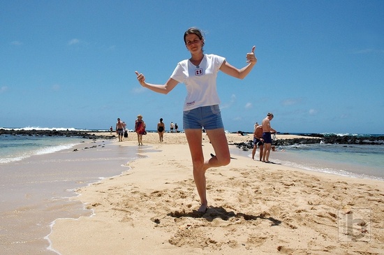 Eva na pláži Poipu Beach