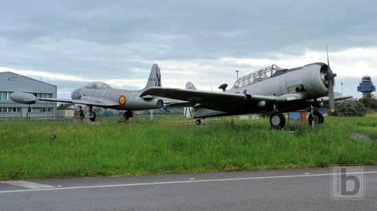 Letiště Santander, Lockheed T33 (41-3) a Texan T6 (421-54)