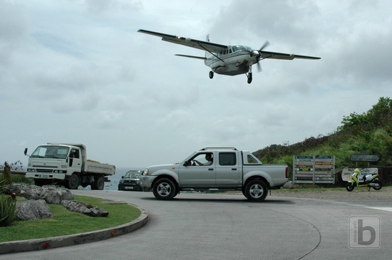N208SG landing