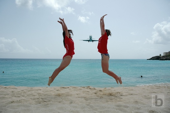 Jump, děvčata a aeroplán (SXM)
