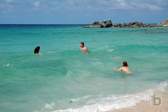 koupání na Petites Cayes Beach