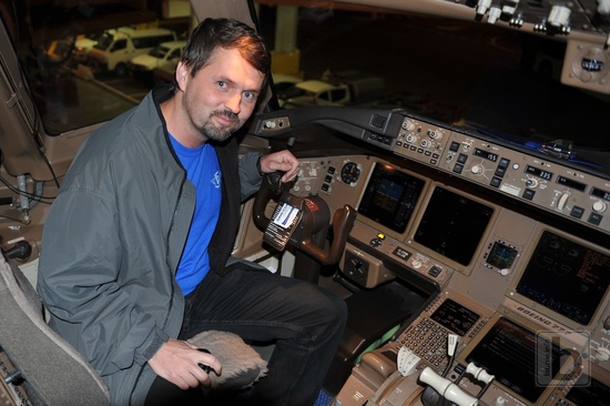 Moje maličkost v kokpitu B777 po přistání v Sydney