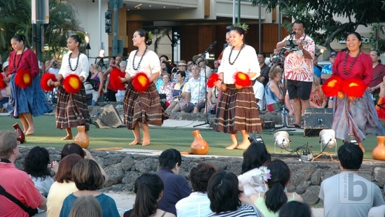Taneční vystoupení, Waikiki Beach