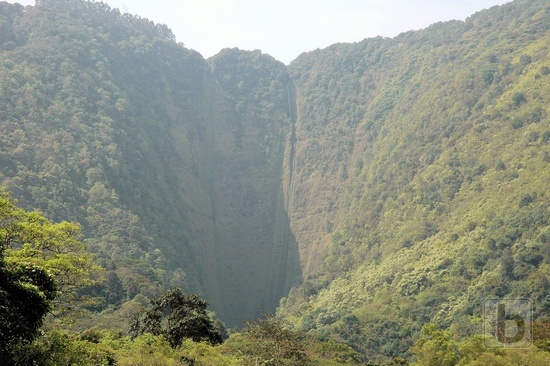 Vodopády ve Waipio Valley