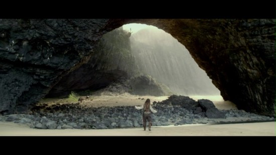 Jack Sparrow kouká skrz 'tunel', Honopu Beach