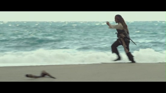 Jack Sparrow běžící po Honopu Beach